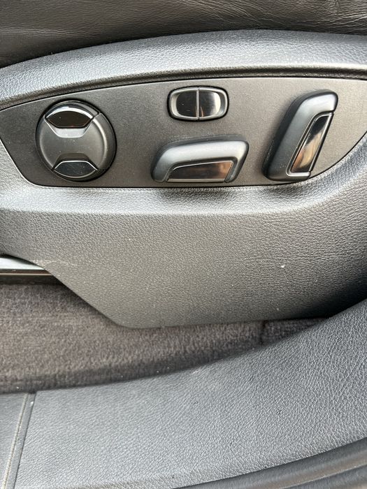 VW Touareg 3.0 TDI V6 *4x Motion*Blocant central/spate*