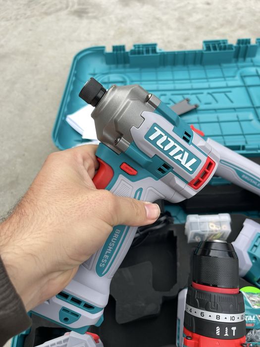 Set scule Total pe acumulator ,bormasina,impact,polizor