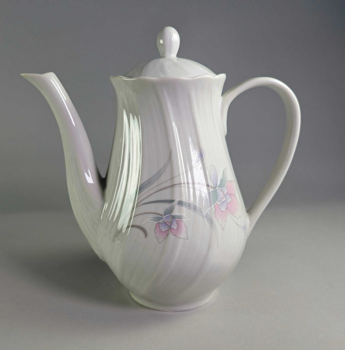 Сервиз за чай (порцелан)