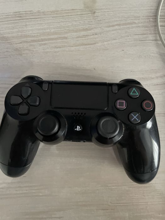 Продам ps4 slim 1tb(прошитая)