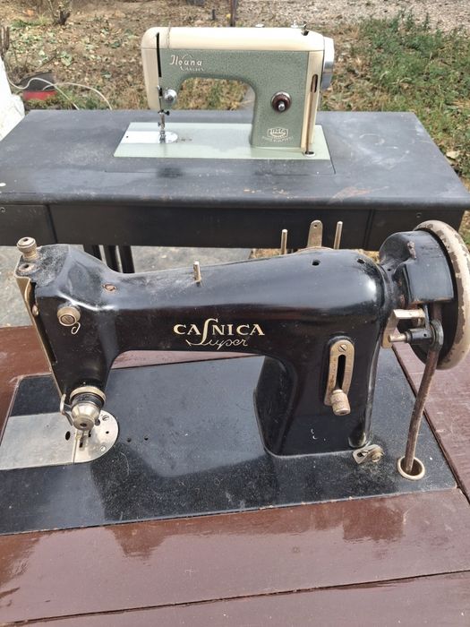 Masină de cusut casnica si Ileana