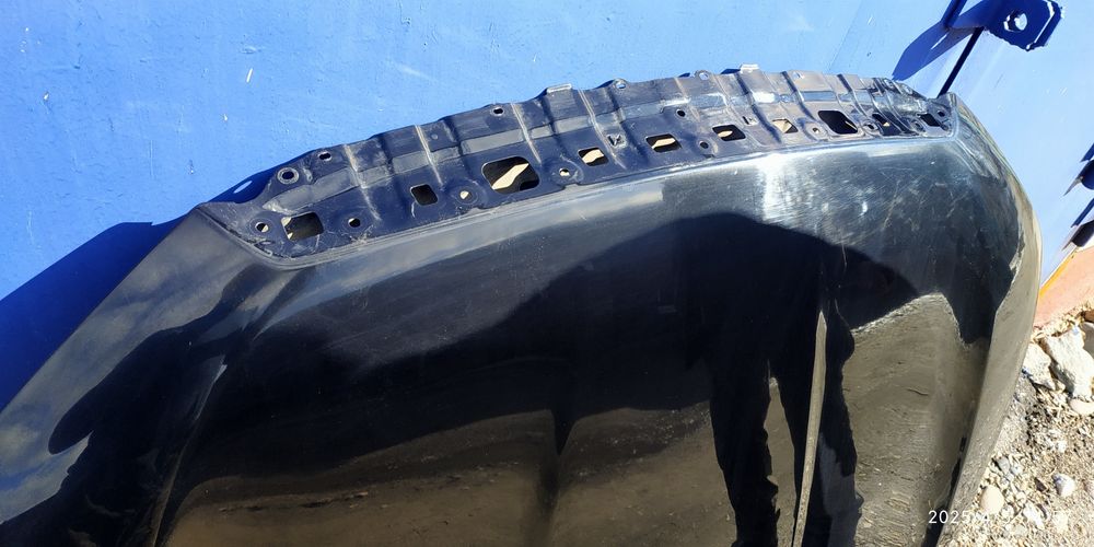 Капот на авто Субару Форестерр