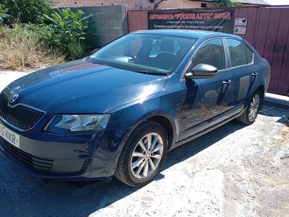 Шкода Октавия 1.6 тди 2015 год