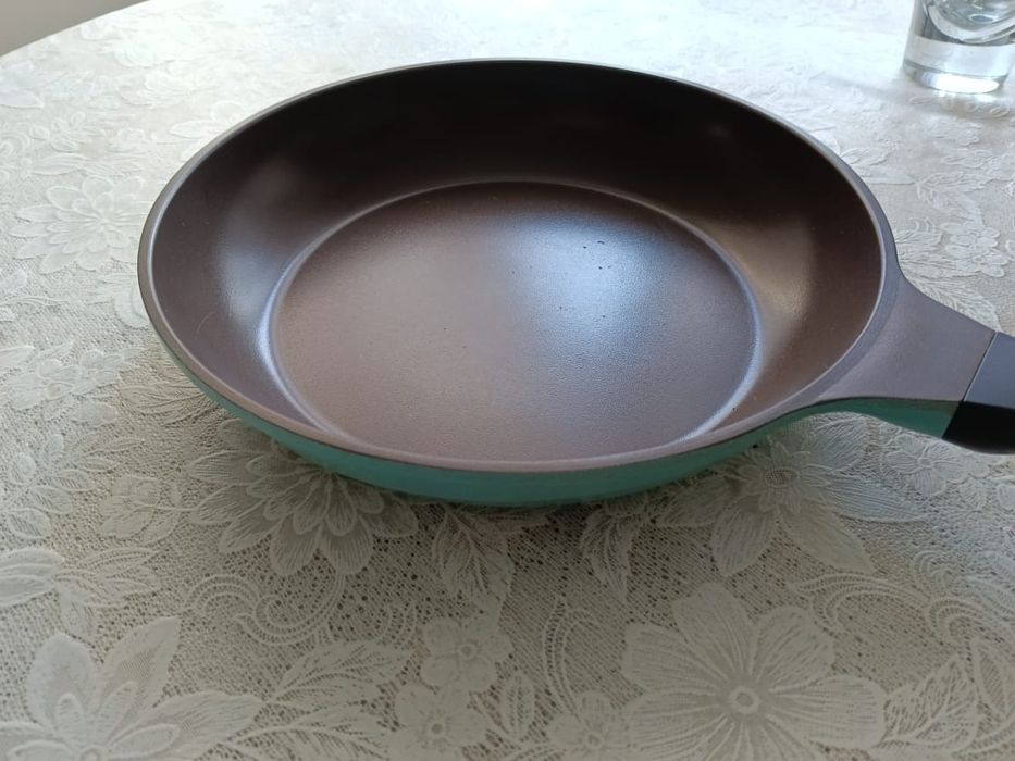 Продам казан и сковороды