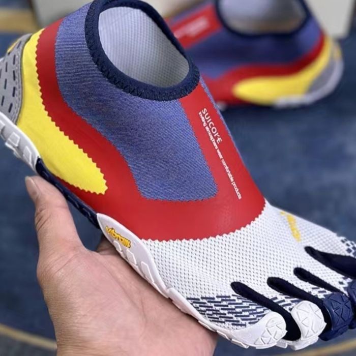 Продам обувь 5 пальцев.