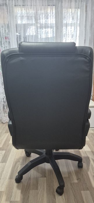 Продам кресло офисное