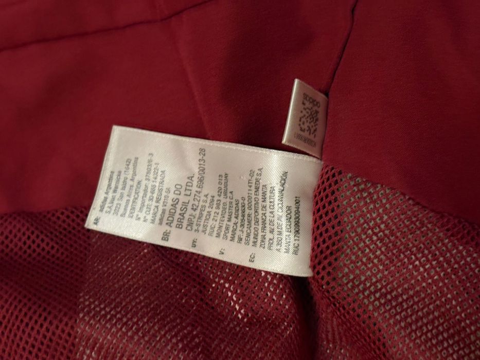 Продам оригинальную куртку Адидас