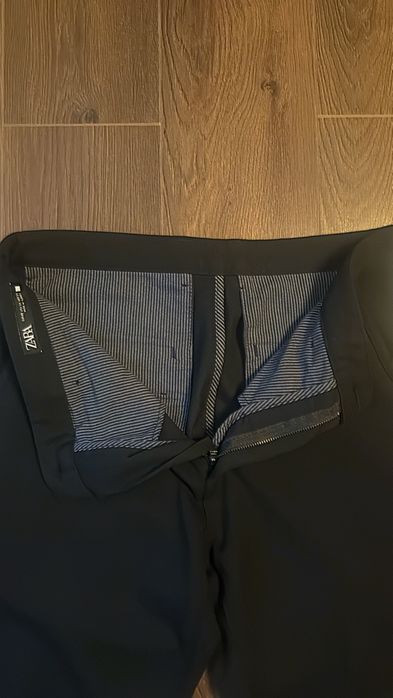 Pantaloni.  Zara