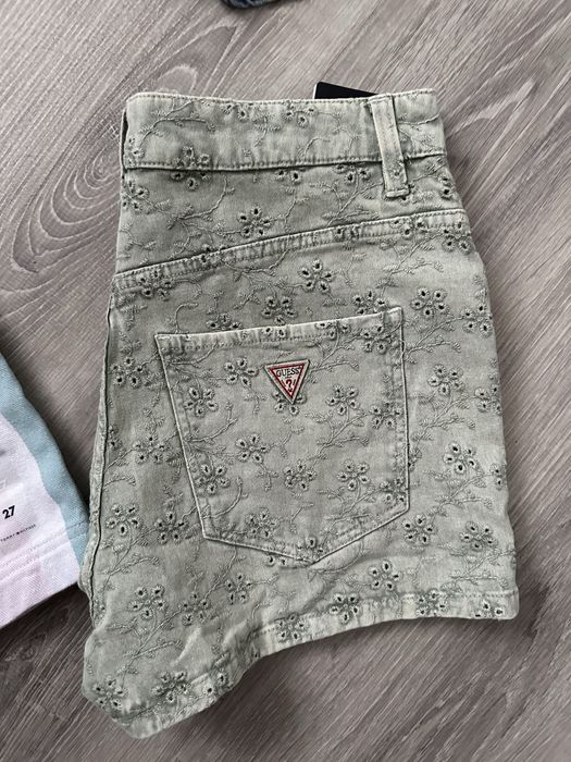 Къси панталонки Guess