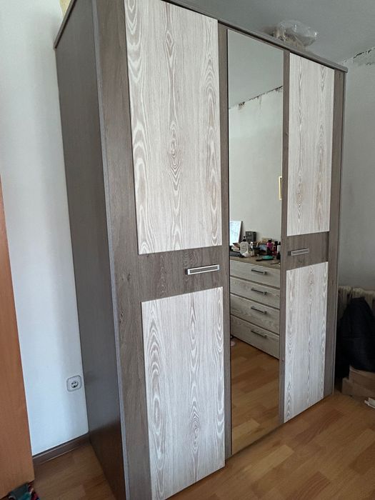 Продам 2 шкафа для спальни