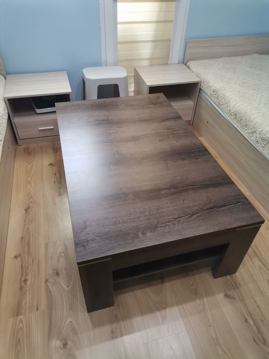 2 легла като нови и нощни шкафчета