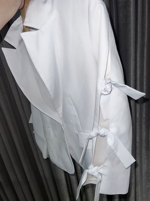 Бяло сако ALESSA