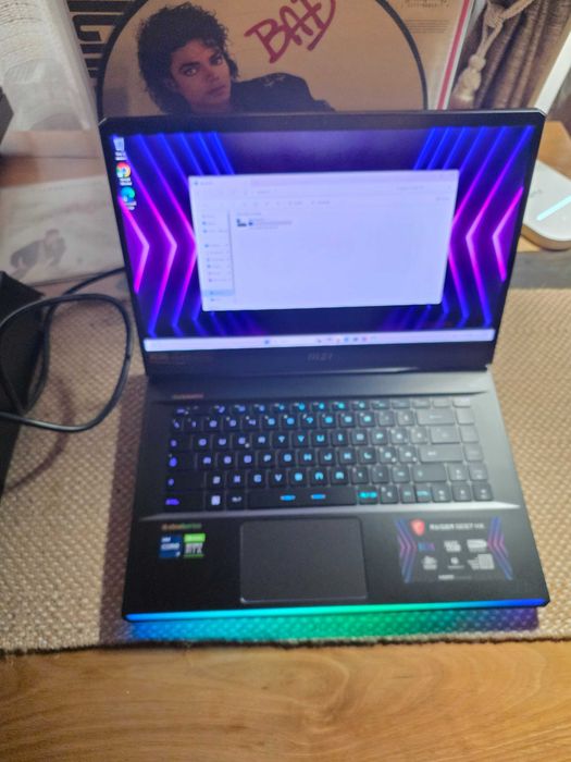 MSI Raider GE67 HX 12UGS