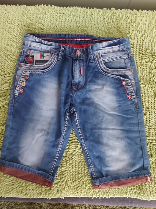 Шорты джинсовые.
