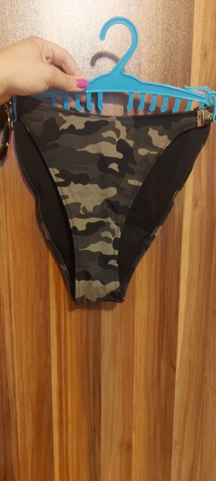 Долнище на бански