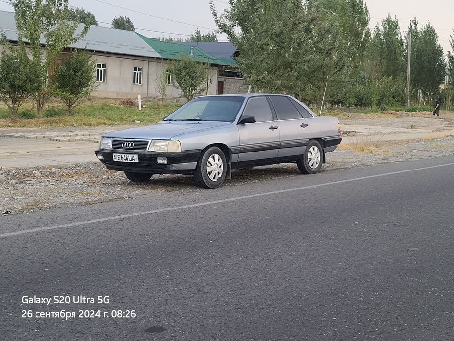 Ауди 100 1.8 бензин