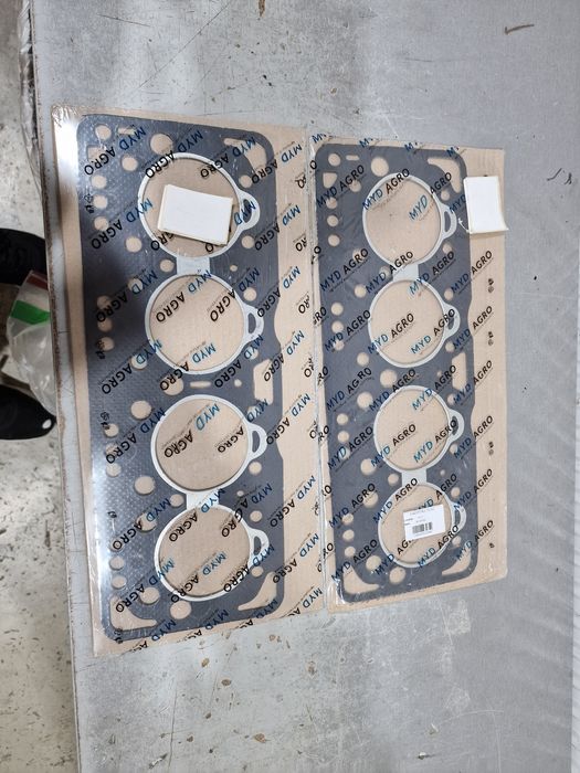 Garnitura chiulasa tractor fiat 411 pe original import se poate trimit