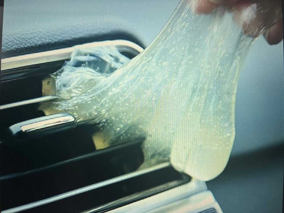 Лизун-очиститель салона автомобиля