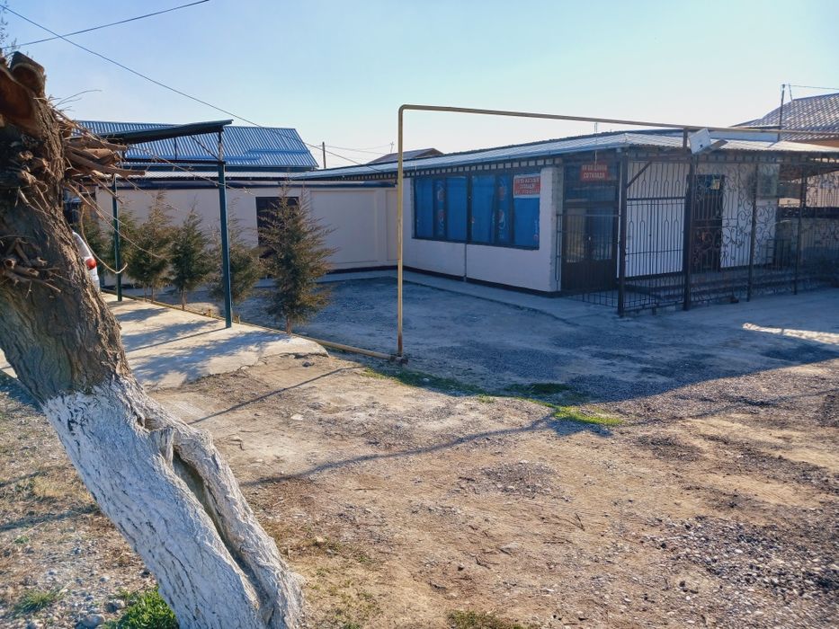 Алохида 6 та хонали уй ва енида  магазин билан билан