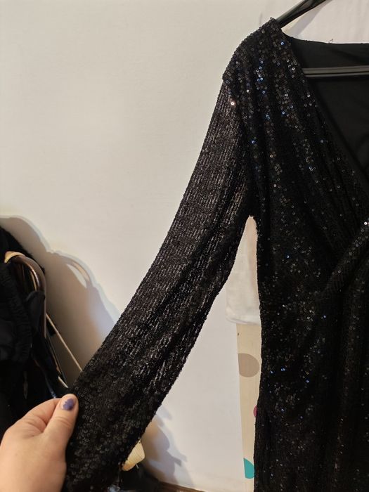 Vând rochie cu paiete noua fara eticheta