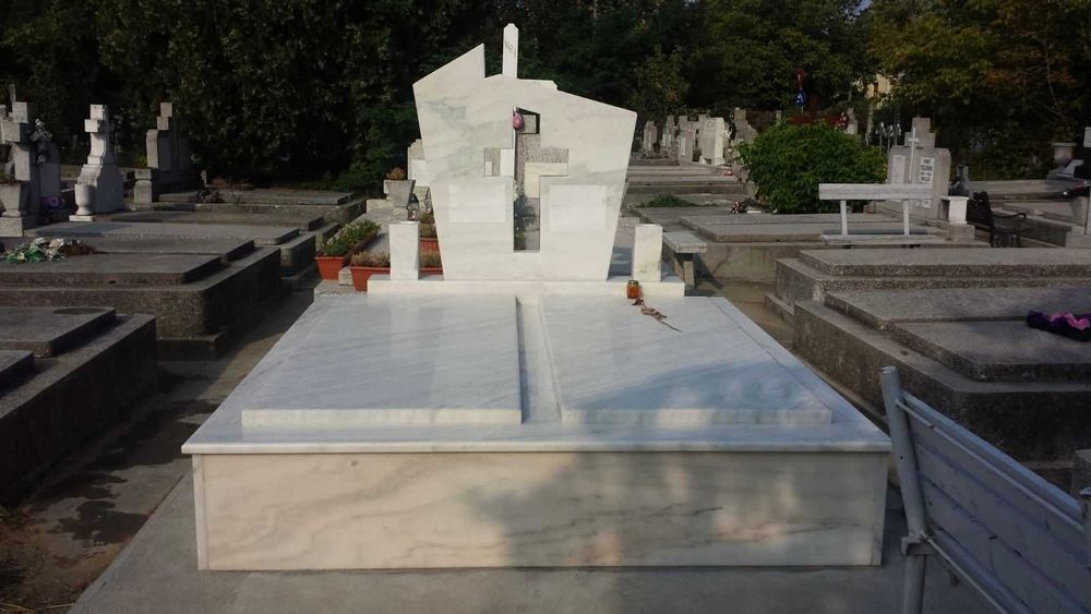 Servicii funerare-Executăm monumente funerare din granit, marmură si mozaic, cavouri și lucrări în cimitir.