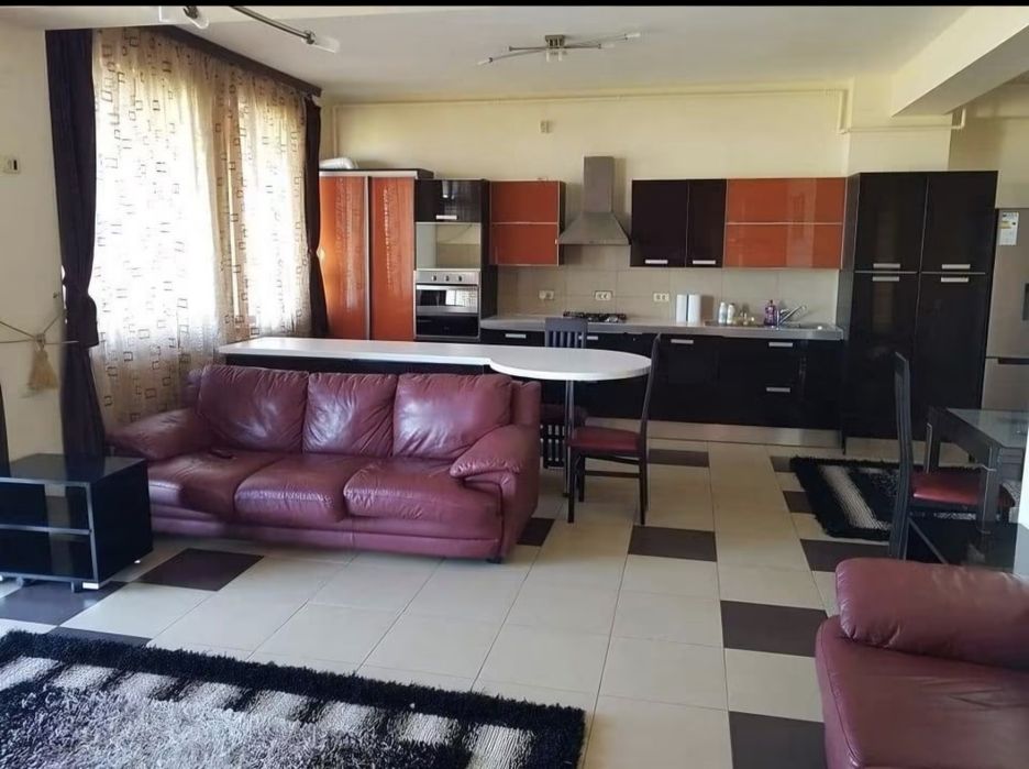 Inchiriez apartament 3 camere (2 dormitoare + 2 băi) Mamaia Sat, parcare, disponibil din septembrie