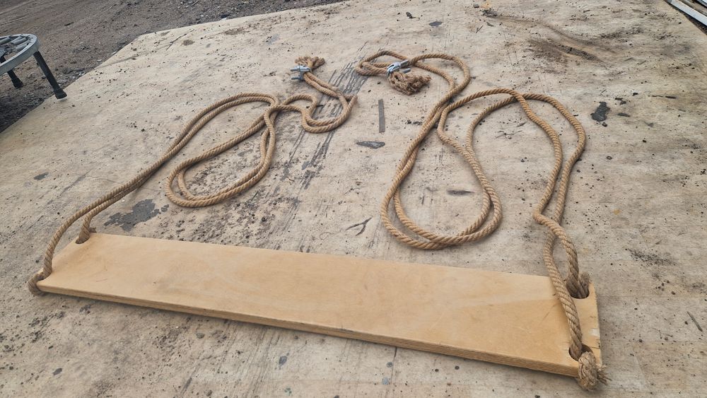 Продам качелю...