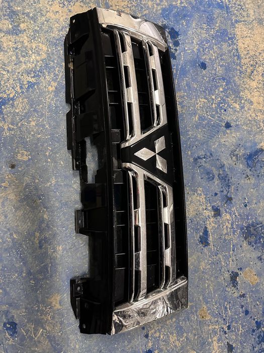 Решетка Митсубиси Паджеро 4 Европеец