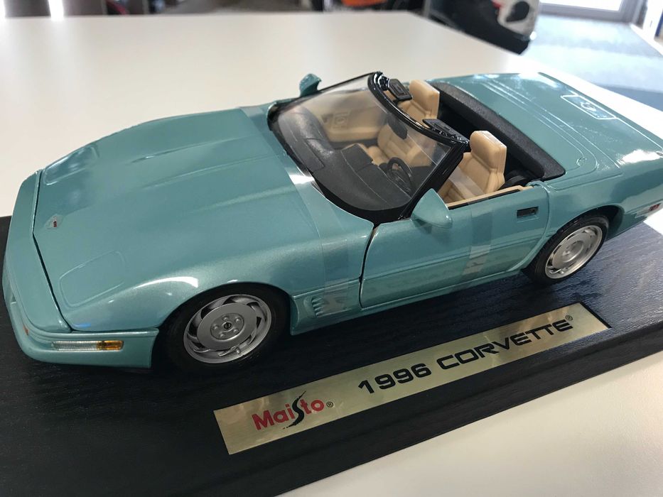 MAISTO метална колекционерска количка CHEVROLET CORVETTE 1997 1:18NEW