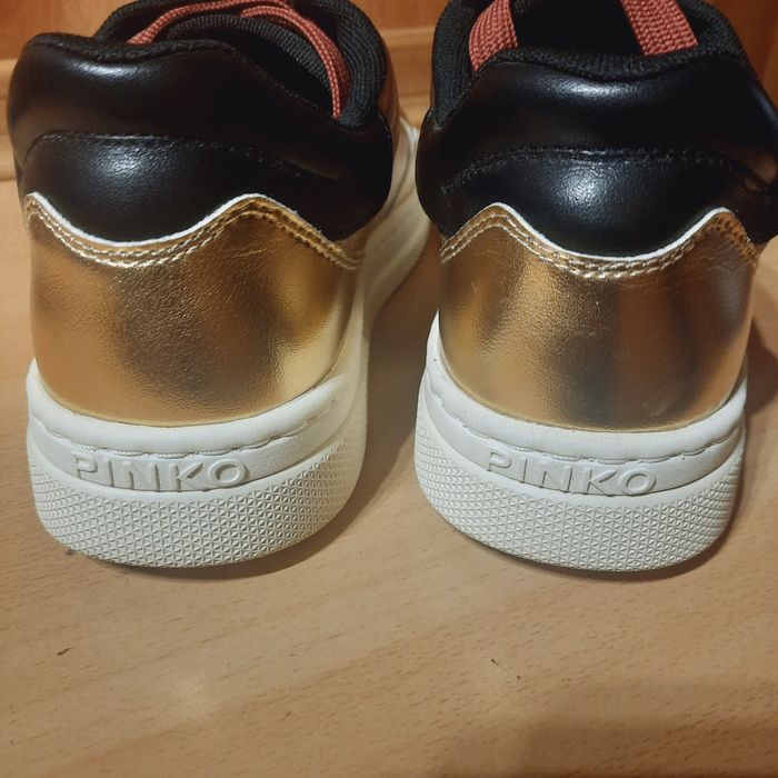 Оригинални дамски обувки на pinko