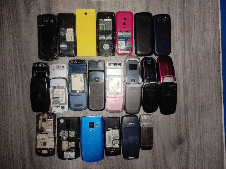 Все 54 телефона, 2 планшета и читалка
