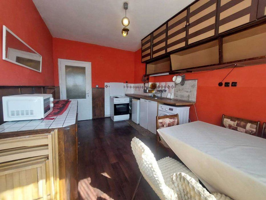 Дава се под наем Тристаен апартамент в София, Център - 83 кв.м за 700 € - Снимка #4