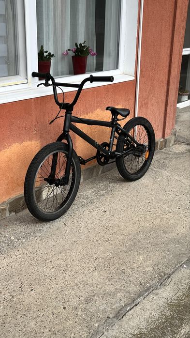 Vând Bicicleta BMX