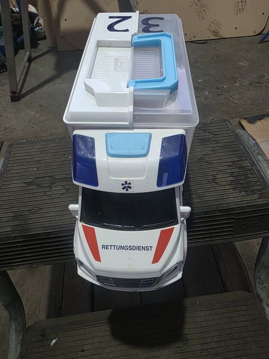 Vand 2 masinute de colectie