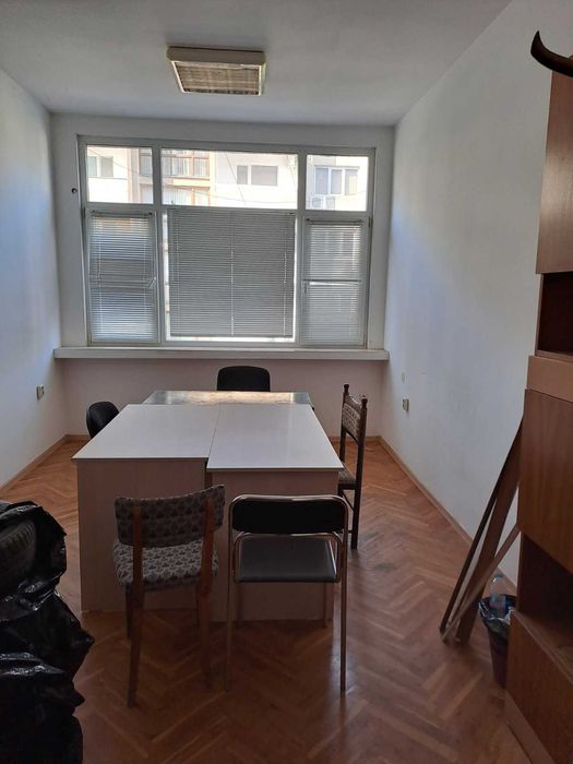 Дава се под наем Офис в Бургас, Център - 20 кв.м за 115 € - Снимка #4