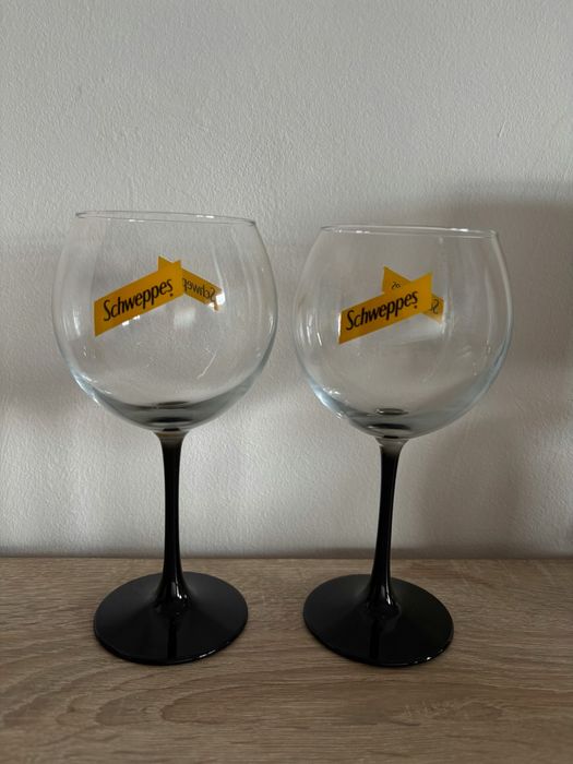 Чаши за коктейл Schweppes 2 бр. нови