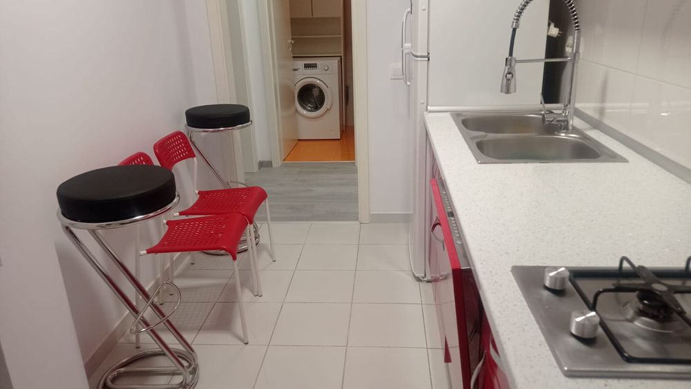 Închiriez apartament