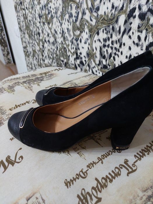 Продам туфли замшевые,размер 38