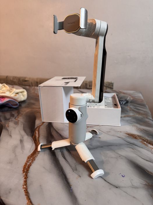 Продам стабилизатор Insta 360 flow creator kit