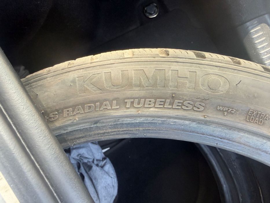 Пара шин марки kumho