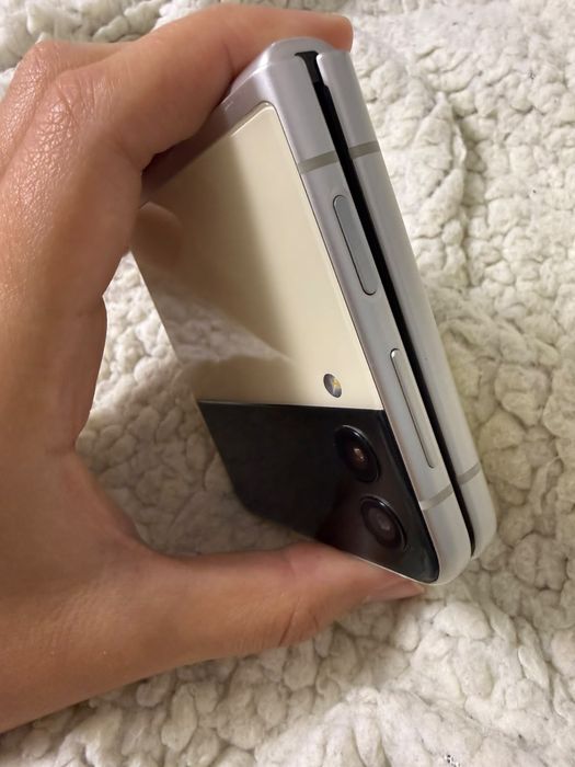 Продам Samsung Z Flip 3 256 gb