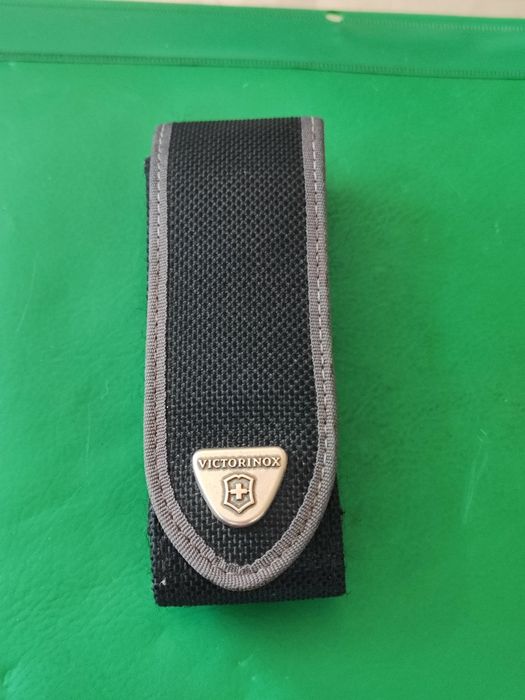 джобен нож Victorinox - Picknicker с калъф