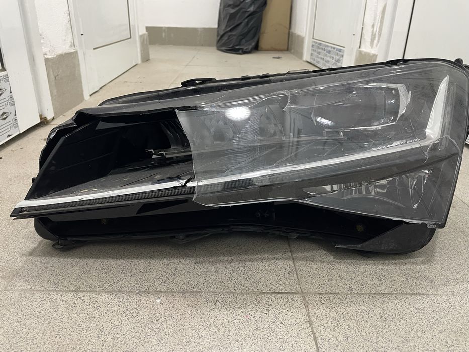 Фар за Skoda Superb 3 гнерация