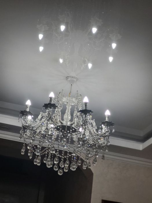 Продам люстру две пары