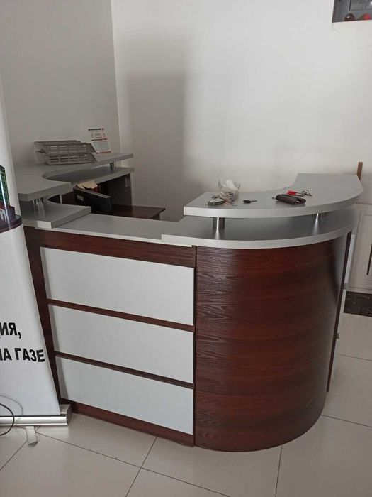 Офисный мебель - стол, стул, шкаф, диван, кресло продается б/у.