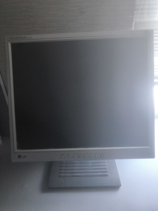 Продам мониторы на запчасти