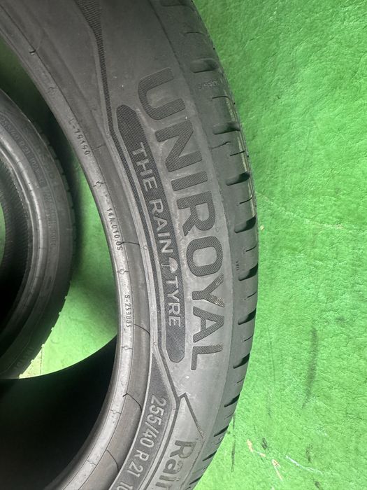 Шины 255/40 R21 102Y Uniroyal из Германии
