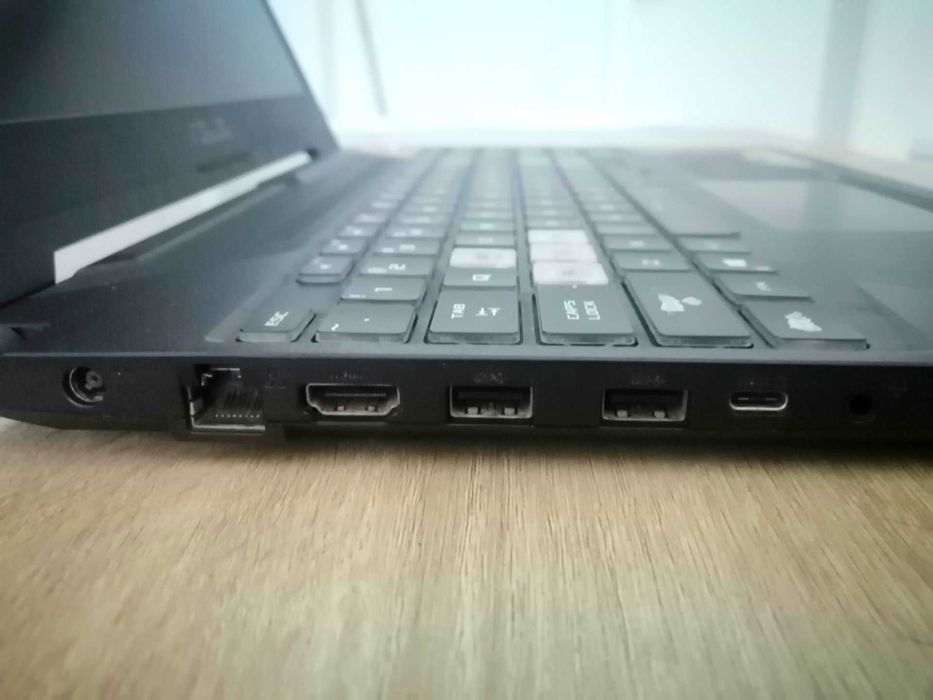 Laptop Gaming Asus TUF A15 Ryzen 7 / GTX 1660 Ti 6GB VRAM / 16GB RAM