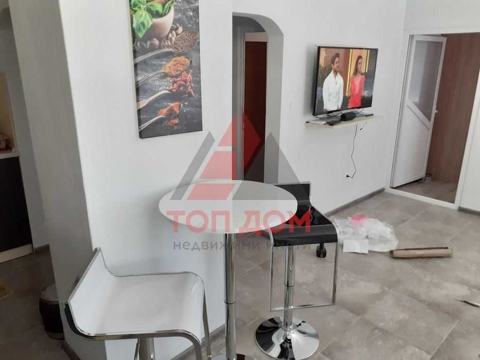 Дава се под наем Тристаен апартамент в Варна, Център - 80 кв.м за 714 € - Снимка #3