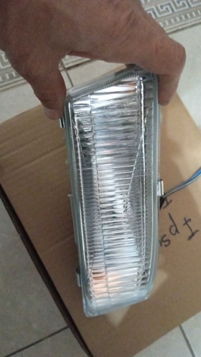 Противотуманка Тойота Ипсум